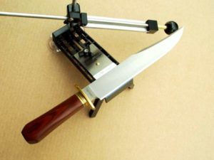 Самодельное приспособление для заточки ножей
