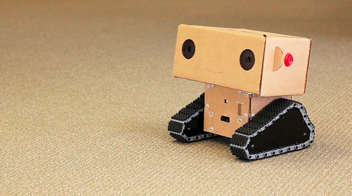 картонный робот