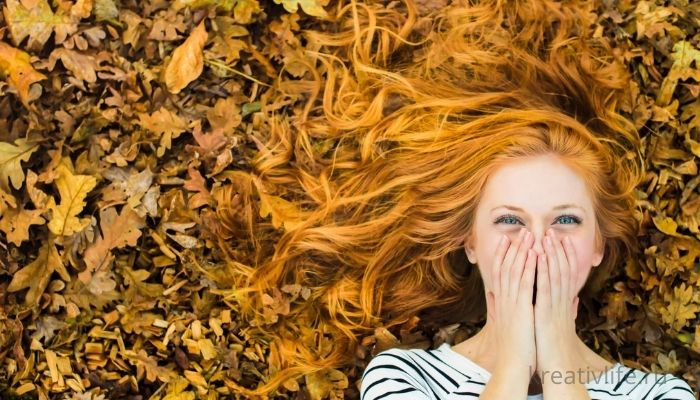 осень девушка рыжие волосы листья